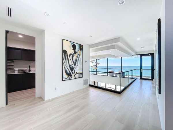Luxury Sunset Beach Oceanfront Vacation Rental 6-Bedroom Beachfront Home with Pool & Spa