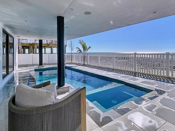 Luxury Sunset Beach Oceanfront Vacation Rental 6-Bedroom Beachfront Home with Pool & Spa