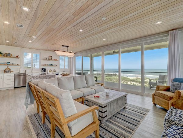 Luxury Oceanfront Vacation Rental Six-Bedroom Beach House in Amelia Island