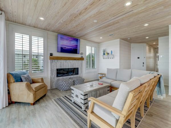 Luxury Oceanfront Vacation Rental Six-Bedroom Beach House in Amelia Island