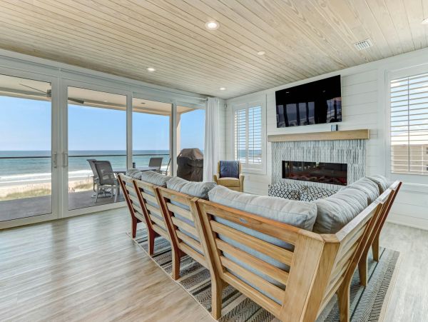 Luxury Oceanfront Vacation Rental Six-Bedroom Beach House in Amelia Island