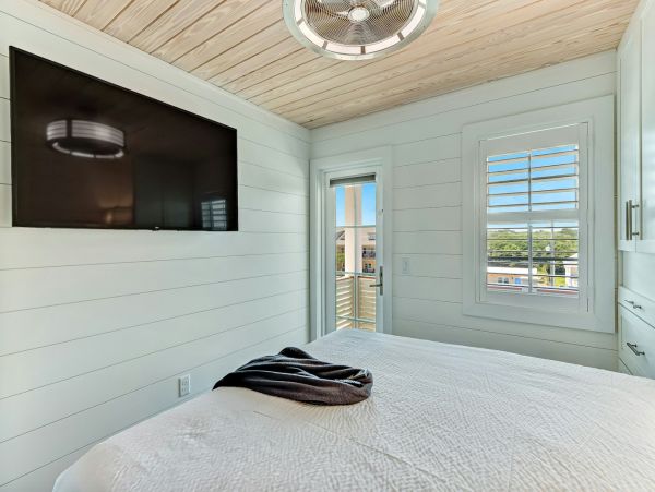 Luxury Oceanfront Vacation Rental Six-Bedroom Beach House in Amelia Island
