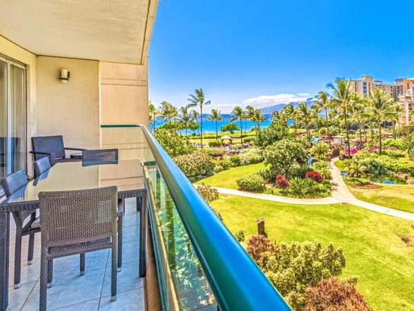 Luxurious Villas Resort: Your Perfect Getaway in Maui