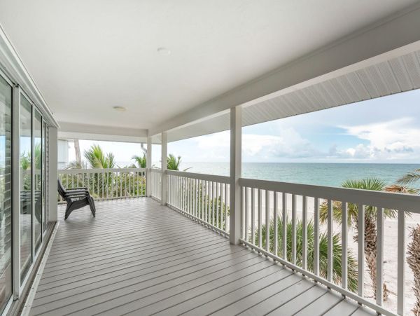 Beachfront Home on Manasota Key - Your Dream Getaway
