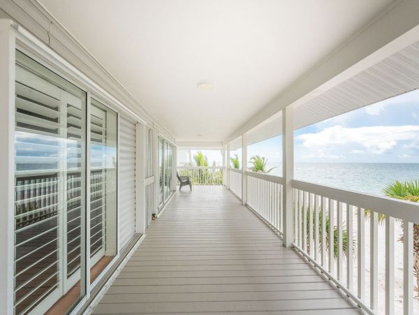 Beachfront Home on Manasota Key - Your Dream Getaway