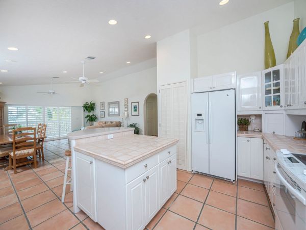 Beachfront Home on Manasota Key - Your Dream Getaway
