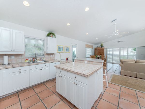 Beachfront Home on Manasota Key - Your Dream Getaway