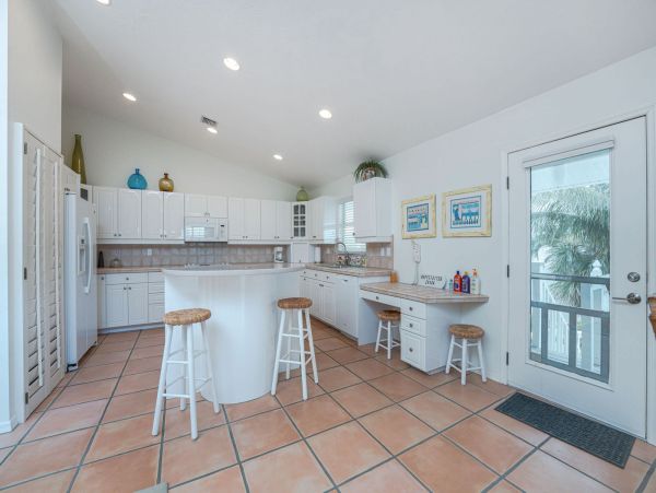 Beachfront Home on Manasota Key - Your Dream Getaway