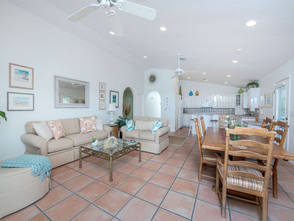 Beachfront Home on Manasota Key - Your Dream Getaway