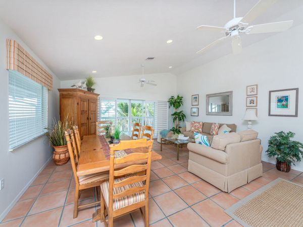 Beachfront Home on Manasota Key - Your Dream Getaway