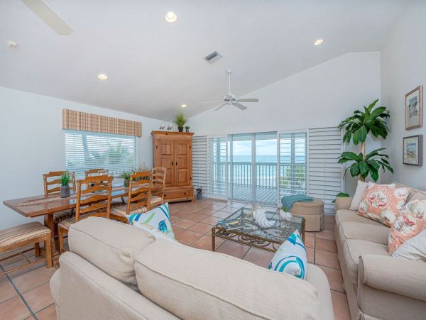 Beachfront Home on Manasota Key - Your Dream Getaway
