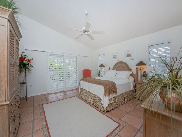 Beachfront Home on Manasota Key - Your Dream Getaway