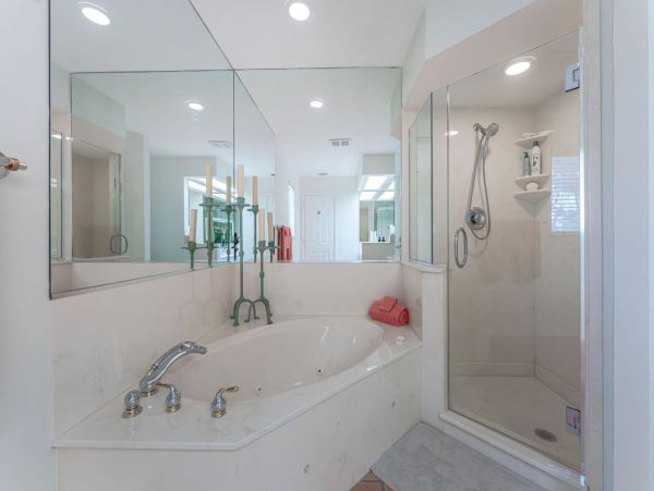 Beachfront Home on Manasota Key - Your Dream Getaway