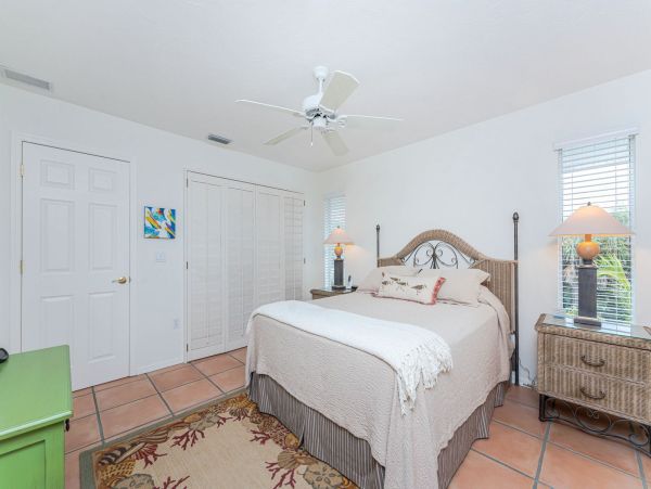 Beachfront Home on Manasota Key - Your Dream Getaway