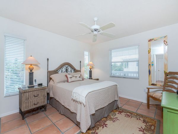 Beachfront Home on Manasota Key - Your Dream Getaway