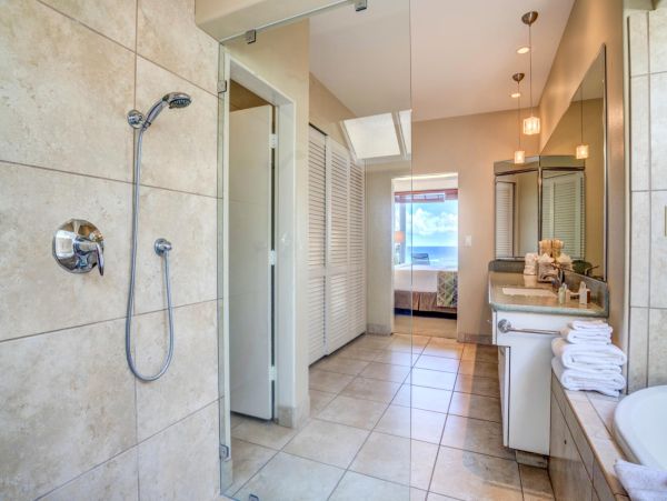Maui Luxury Vacation Rental 6-Bedroom Oceanview Villas