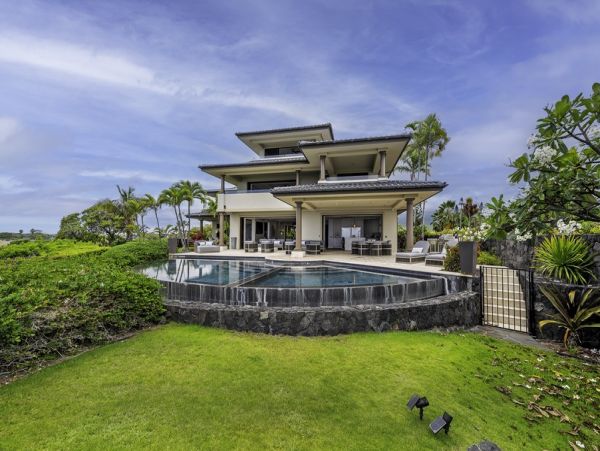 Kailua-Kona Oceanfront Vacation Rental - Luxury Hawaii Estate with Infinity Pool