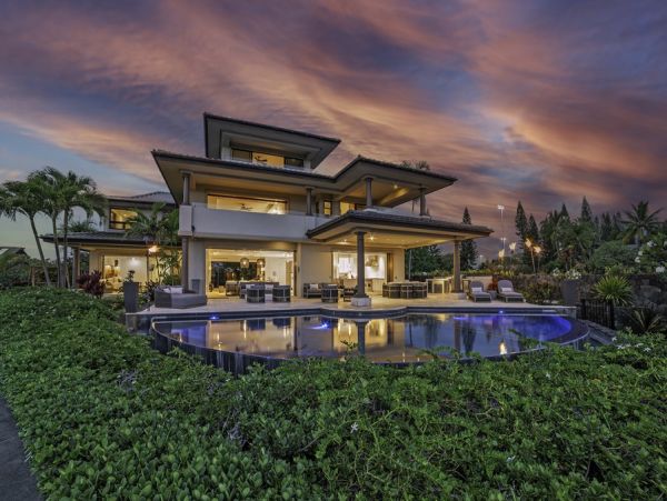 Kailua-Kona Oceanfront Vacation Rental - Luxury Hawaii Estate with Infinity Pool