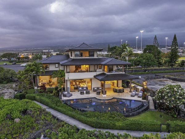 Kailua-Kona Oceanfront Vacation Rental - Luxury Hawaii Estate with Infinity Pool