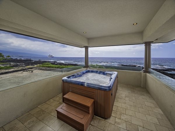 Kailua-Kona Oceanfront Vacation Rental - Luxury Hawaii Estate with Infinity Pool