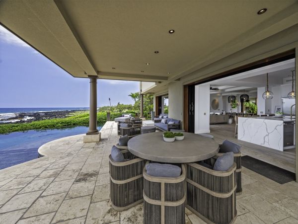 Kailua-Kona Oceanfront Vacation Rental - Luxury Hawaii Estate with Infinity Pool