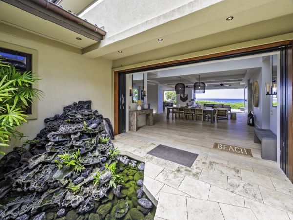 Kailua-Kona Oceanfront Vacation Rental - Luxury Hawaii Estate with Infinity Pool