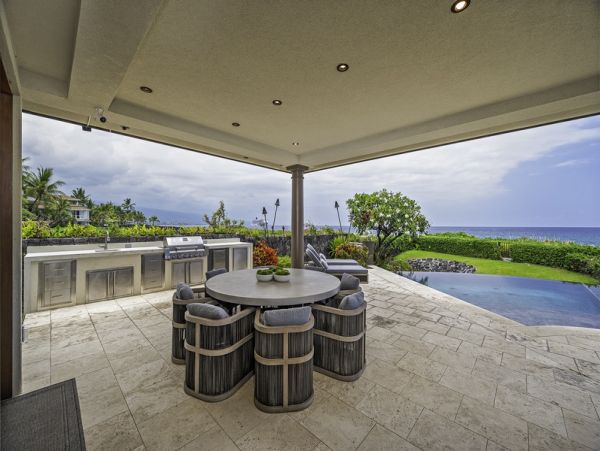 Kailua-Kona Oceanfront Vacation Rental - Luxury Hawaii Estate with Infinity Pool
