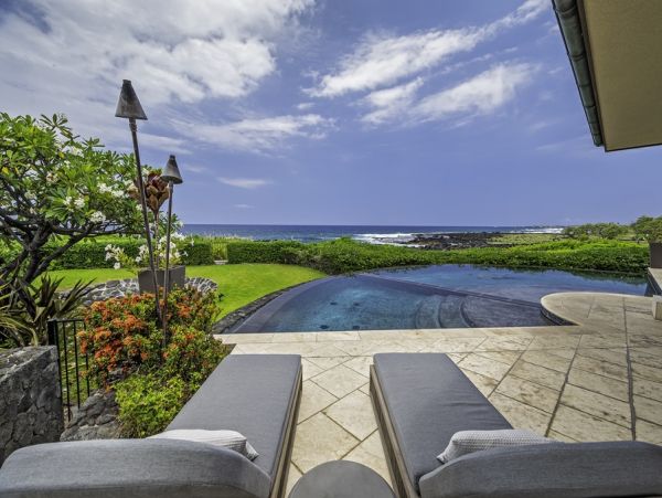 Kailua-Kona Oceanfront Vacation Rental - Luxury Hawaii Estate with Infinity Pool