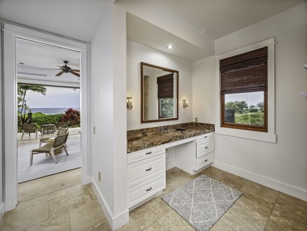 Kailua-Kona Oceanfront Vacation Rental - Luxury Hawaii Estate with Infinity Pool