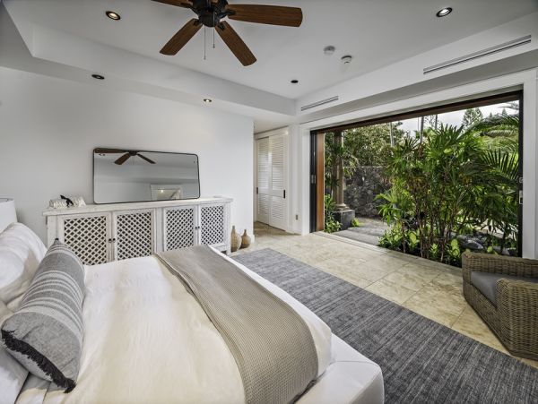 Kailua-Kona Oceanfront Vacation Rental - Luxury Hawaii Estate with Infinity Pool