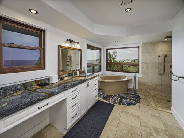 Kailua-Kona Oceanfront Vacation Rental - Luxury Hawaii Estate with Infinity Pool