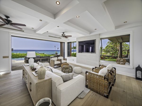 Kailua-Kona Oceanfront Vacation Rental - Luxury Hawaii Estate with Infinity Pool