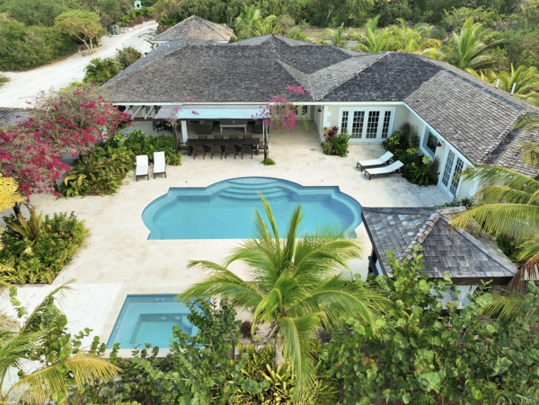 Luxury Great Exuma Vacation Rental - Bahamas Oceanfront Villa with Pool & Boat Slip