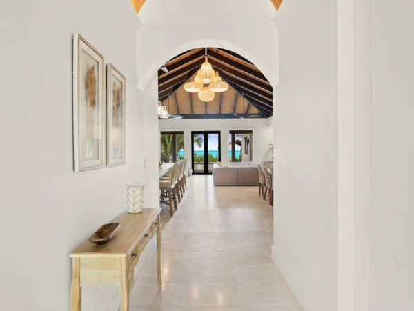 Exuma Luxurious Beachfront Vacation Villa