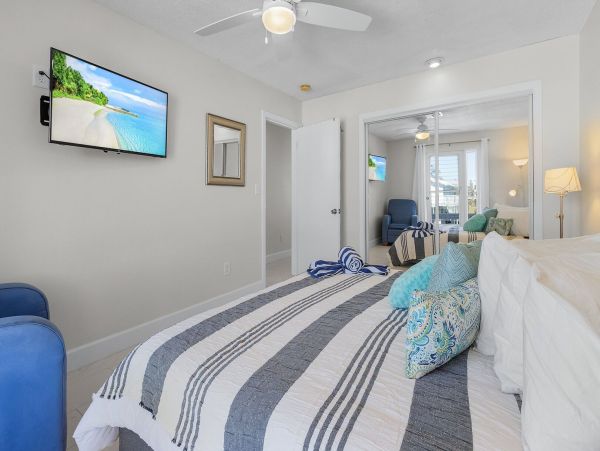 Luxurious Waterfront Duplex Rental on Estero Island - Perfect for Families