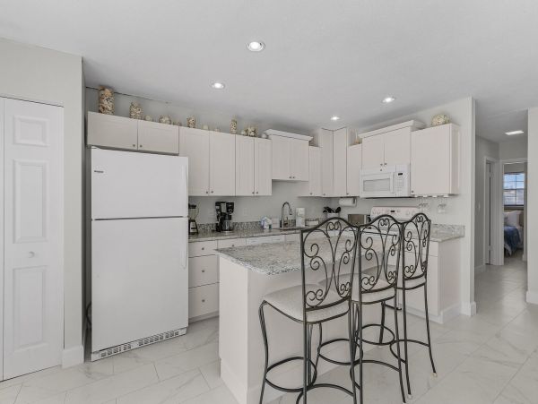 Luxurious Waterfront Duplex Rental on Estero Island - Perfect for Families