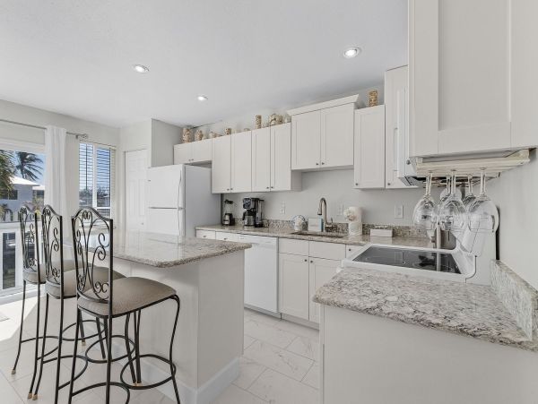 Luxurious Waterfront Duplex Rental on Estero Island - Perfect for Families