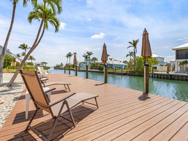 Luxurious Waterfront Duplex Rental on Estero Island - Perfect for Families