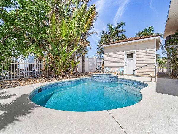 Luxurious Waterfront Duplex Rental on Estero Island - Perfect for Families