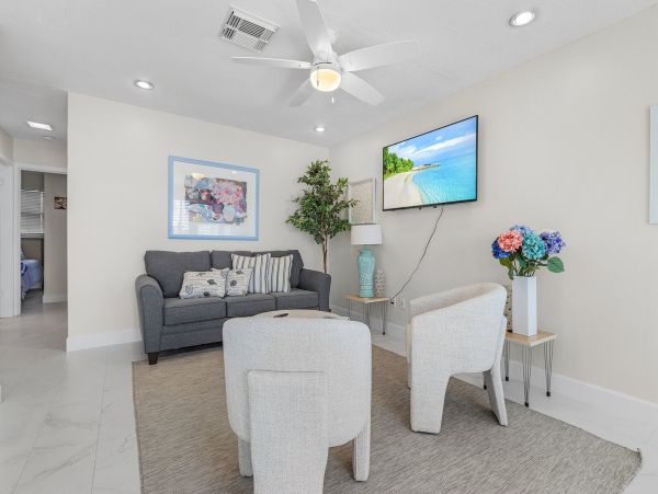 Luxurious Waterfront Duplex Rental on Estero Island - Perfect for Families