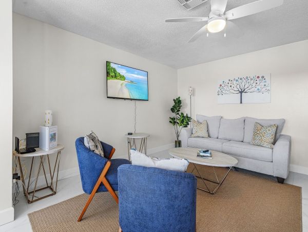Luxurious Waterfront Duplex Rental on Estero Island - Perfect for Families