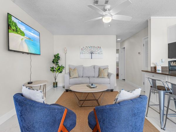 Luxurious Waterfront Duplex Rental on Estero Island - Perfect for Families