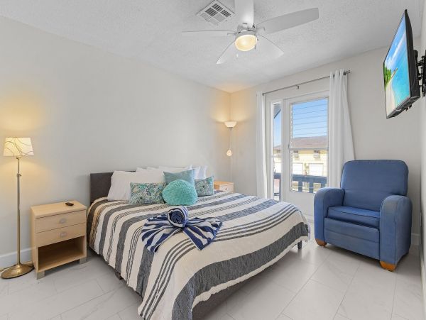 Luxurious Waterfront Duplex Rental on Estero Island - Perfect for Families
