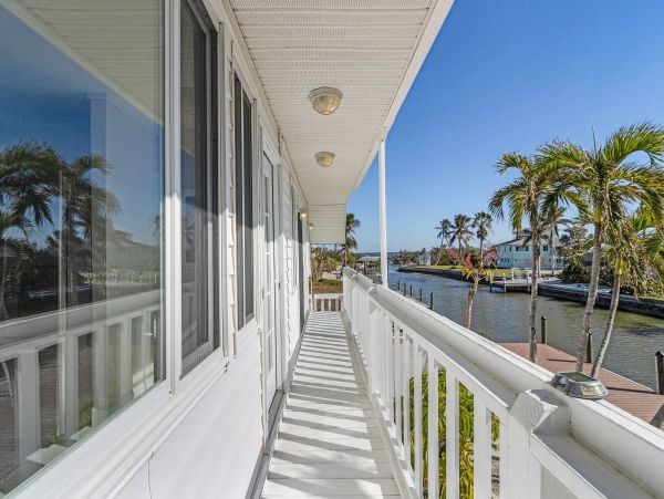 Luxurious Waterfront Duplex Rental on Estero Island - Perfect for Families
