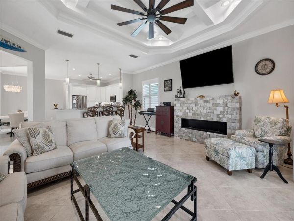 Exquisite Florida Courtyard Pool Home with Guest Quarters