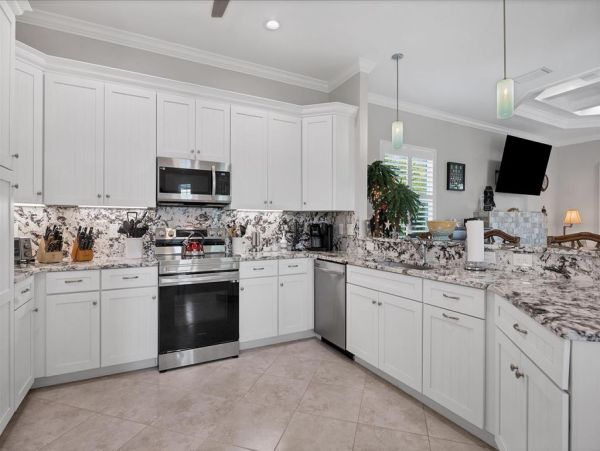 Exquisite Florida Courtyard Pool Home with Guest Quarters