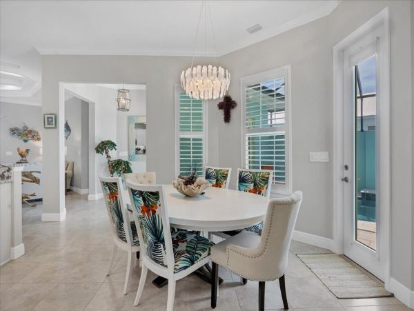 Exquisite Florida Courtyard Pool Home with Guest Quarters