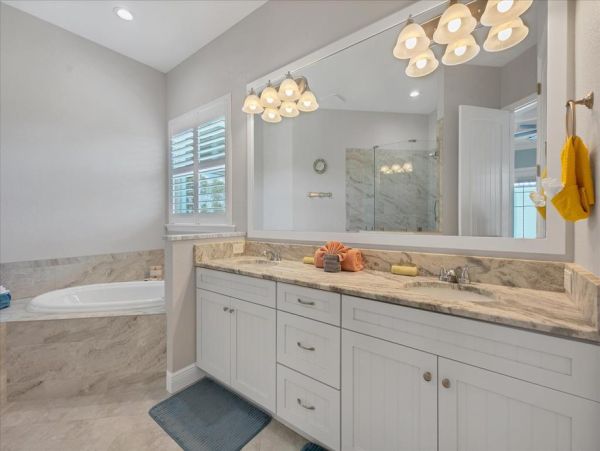 Exquisite Florida Courtyard Pool Home with Guest Quarters