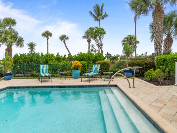 Luxury Golf Course Home on Sanibel Island - Paradise Awaits
