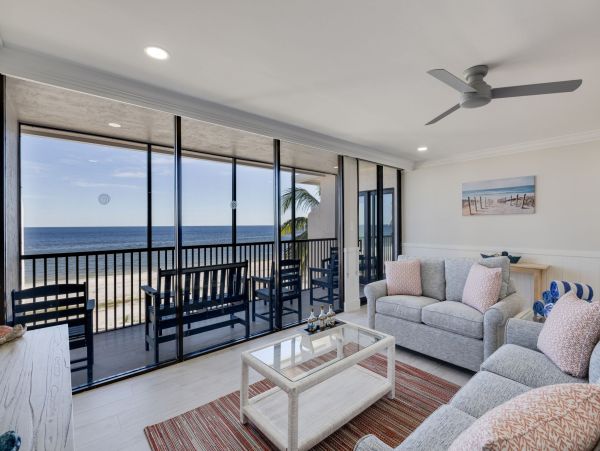 Luxury Beachfront Retreat in Sanibel - Two Bedroom Penthouse